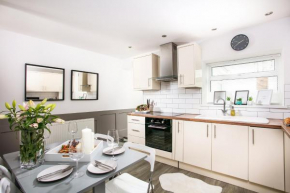 Bijoux Plymouth Cottage - Sleeps 6 - By Habita Property